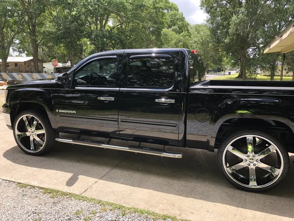 Professional landscaping services for homes in Eunice, LA by D's Lawn Care