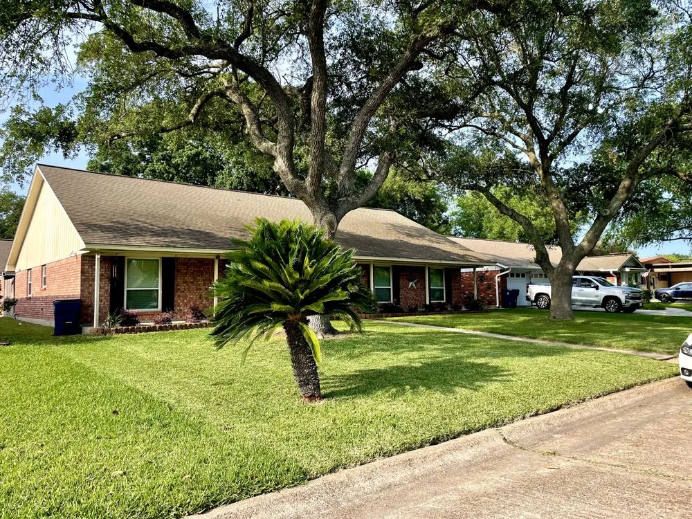 Expert landscape design in Texas City, TX by D’s Lawn Services