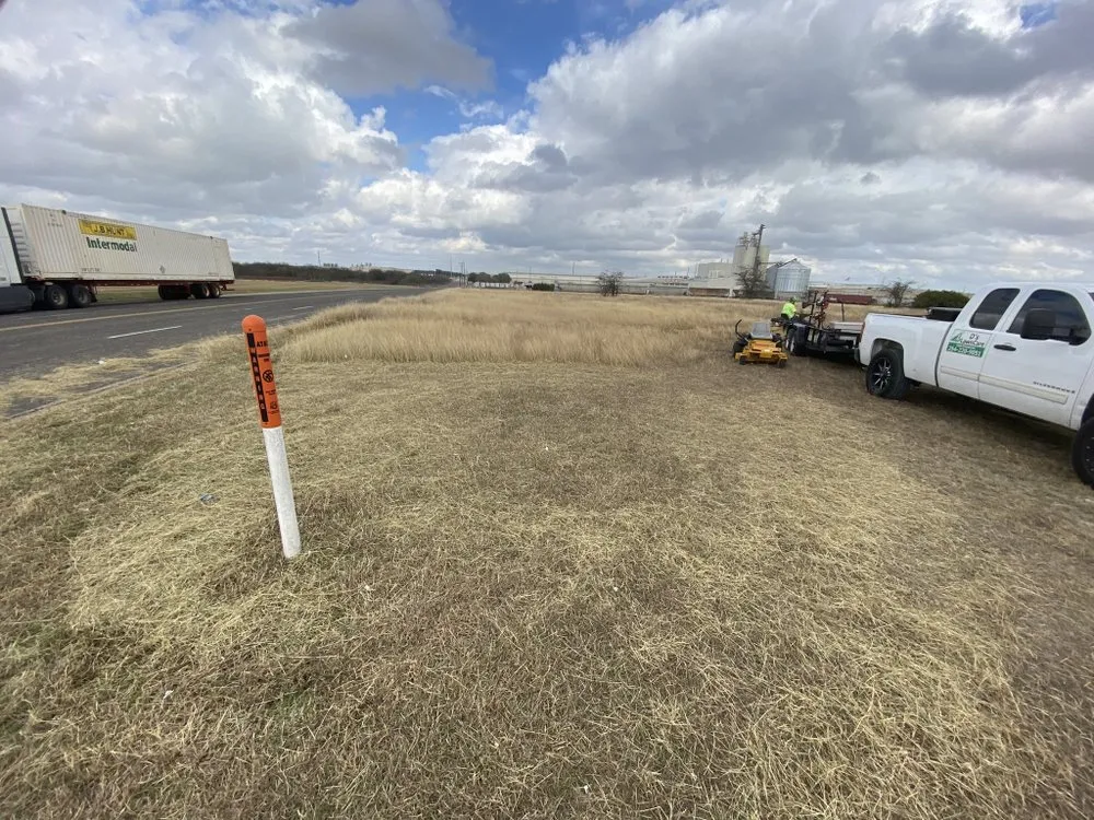 Professional yard cleanup service in Killeen, TX by D’s Lawncare