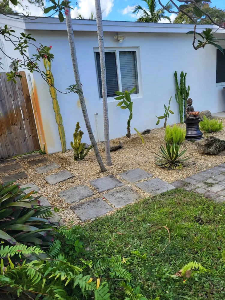 Professional lawn care service for residential properties across Fort Lauderdale, FL - Dscaping