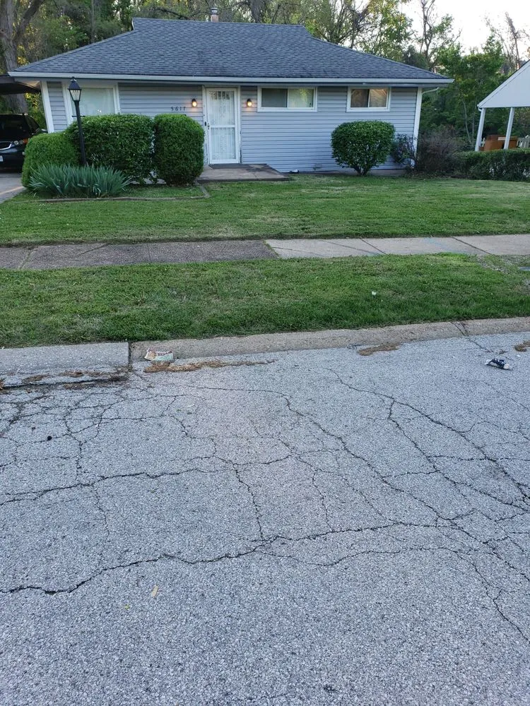 Affordable outdoor landscaping experts serving Hazelwood, MO - DSK Lawn Care