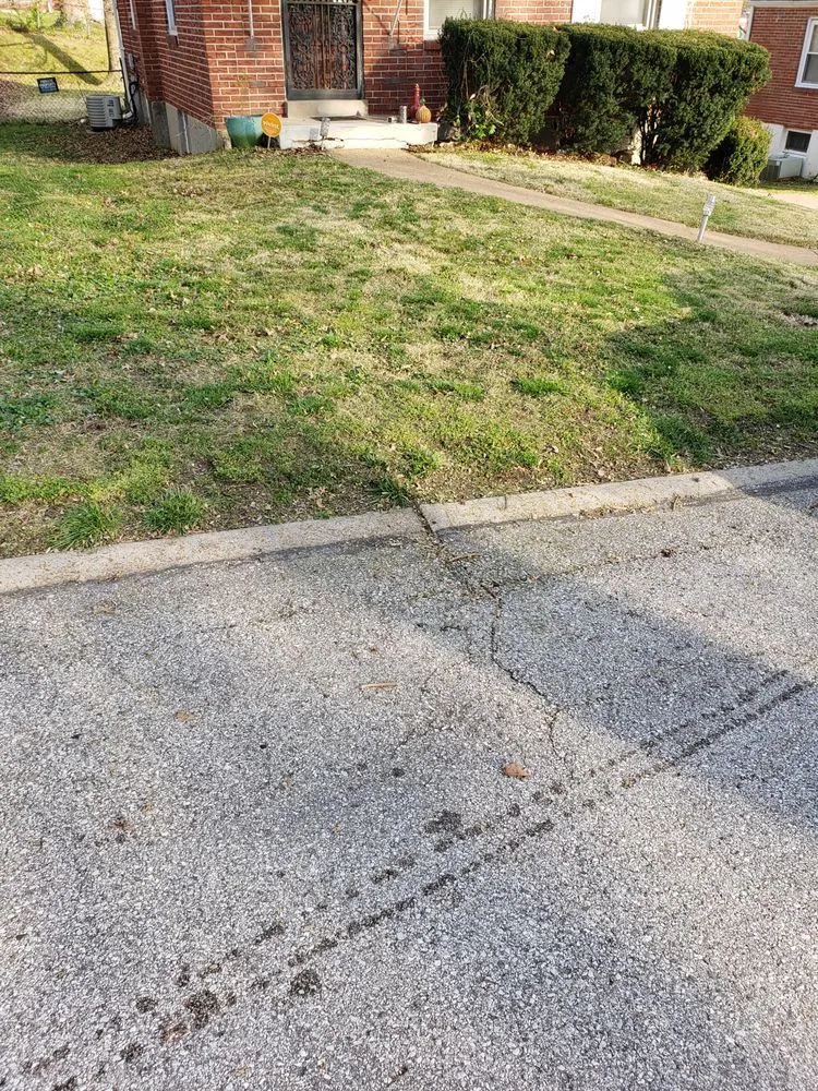 Top-rated yard maintenance for homes across Hazelwood, MO - DSK Lawn Care