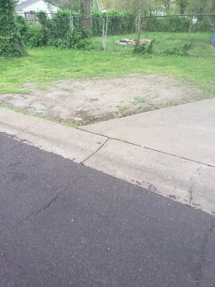 Expert landscape installation in Hazelwood, MO by DSK Lawn Care