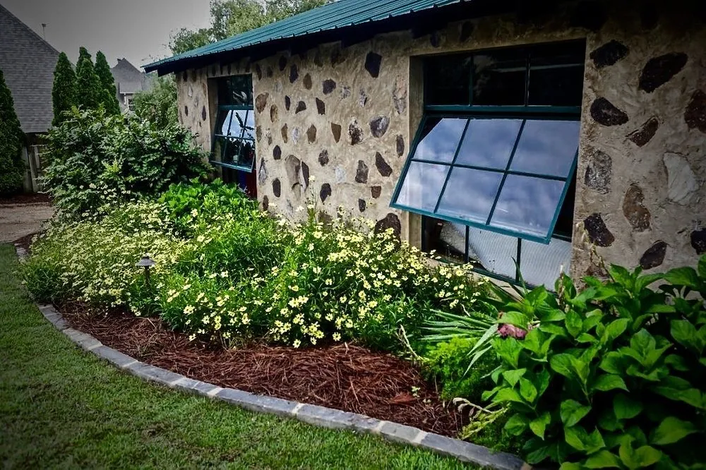 Affordable lawn care service in Birmingham, AL by DSLD Land Management