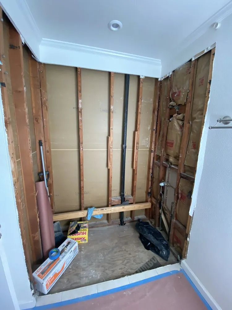 Custom lawn mowing service for residential properties in Richmond, CA by DSV Construction