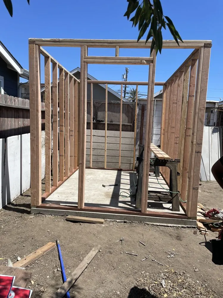 Professional yard cleanup service in Richmond, CA - DSV Construction