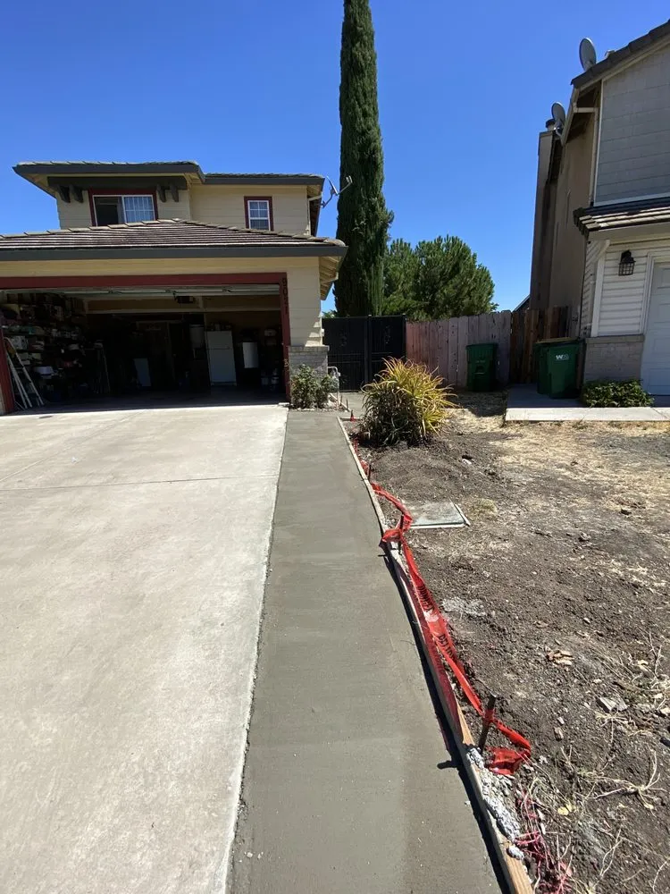 Trusted landscaping services experts serving Brentwood, CA - DT Construction