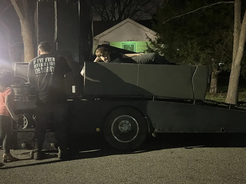 Local lawn mowing service experts serving Franklin, OH - D&T Hauling N Towing