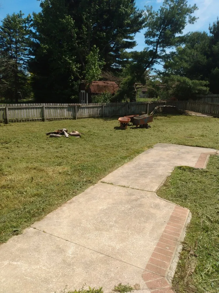 Expert yard cleanup service experts serving Ravenna, OH - D&T landscaping