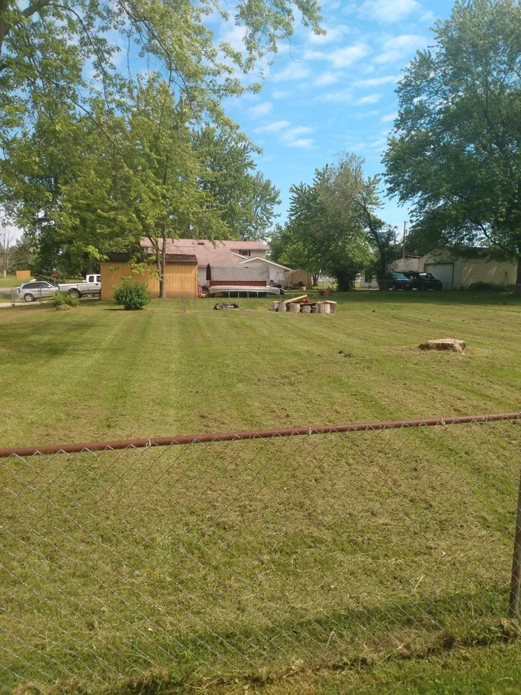 Top-rated yard maintenance near you across Ravenna, OH - D&T landscaping