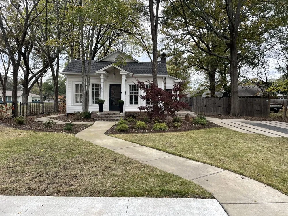 Professional outdoor landscaping experts serving Conway, AR - D&T Lawn Care