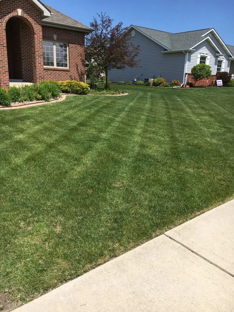 Professional yard maintenance in Lowell, IN - DT Lawn Service