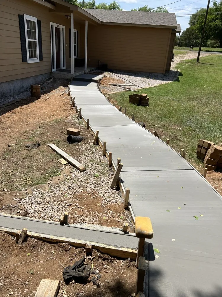 Professional yard cleanup service for beautiful yards across Kingsland, TX - D&T Services