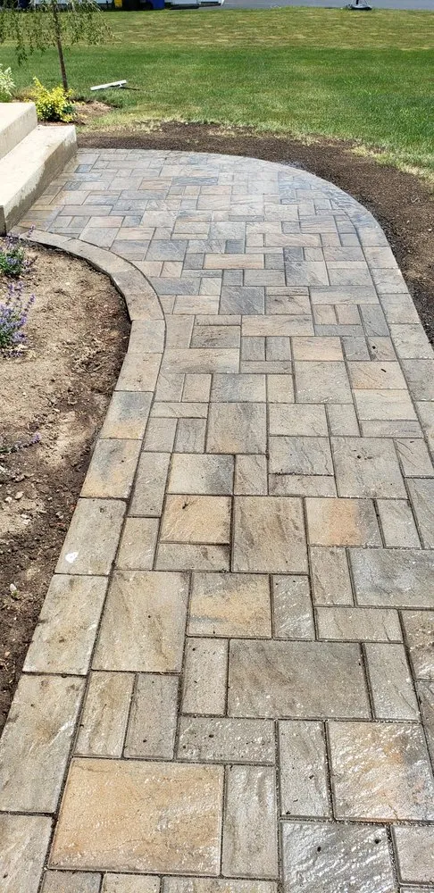 Affordable garden landscaping for beautiful yards across Denver, NC - DTE Outdoor Solutions