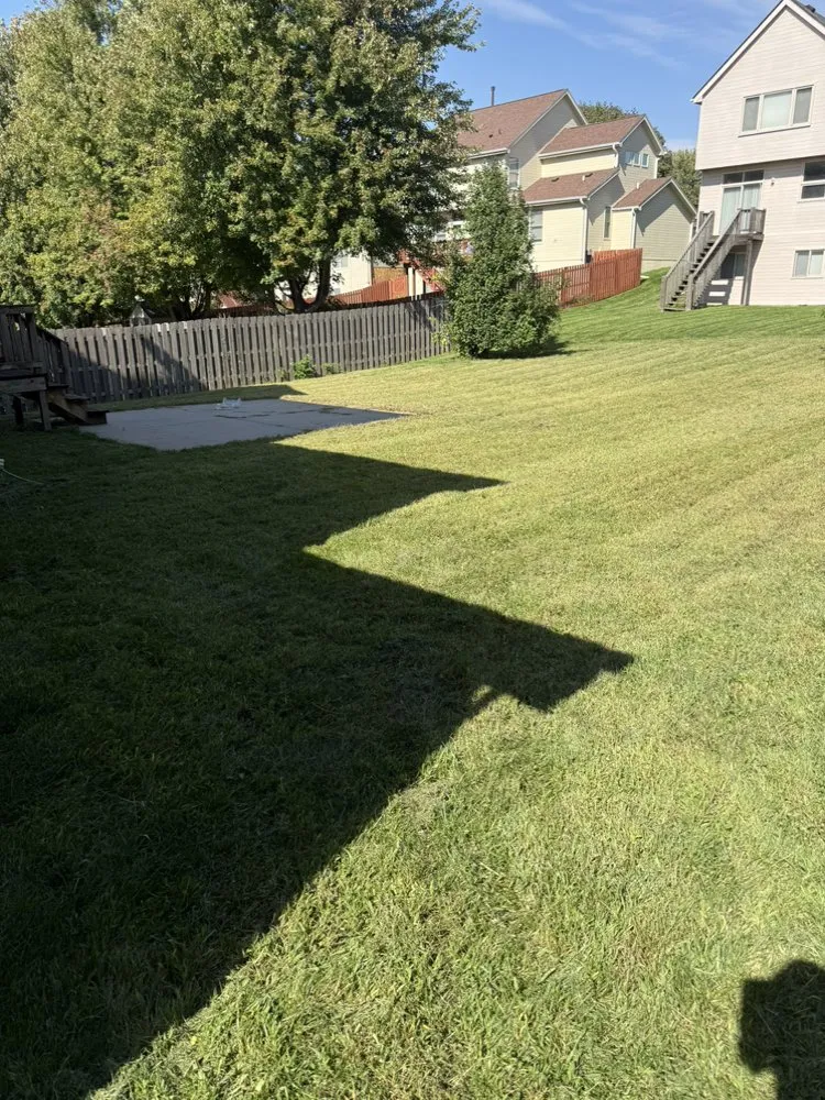 Trusted lawn mowing service experts serving La Vista, NE - DTH Landscaping