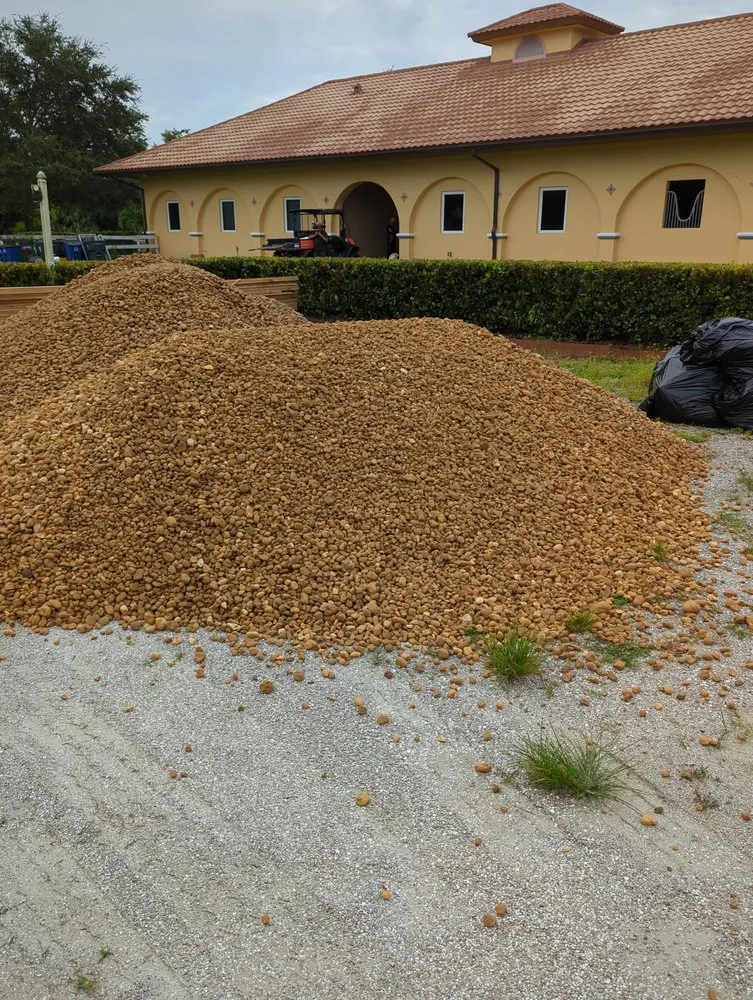 Local yard cleanup service in Loxahatchee, FL by DTI Rock