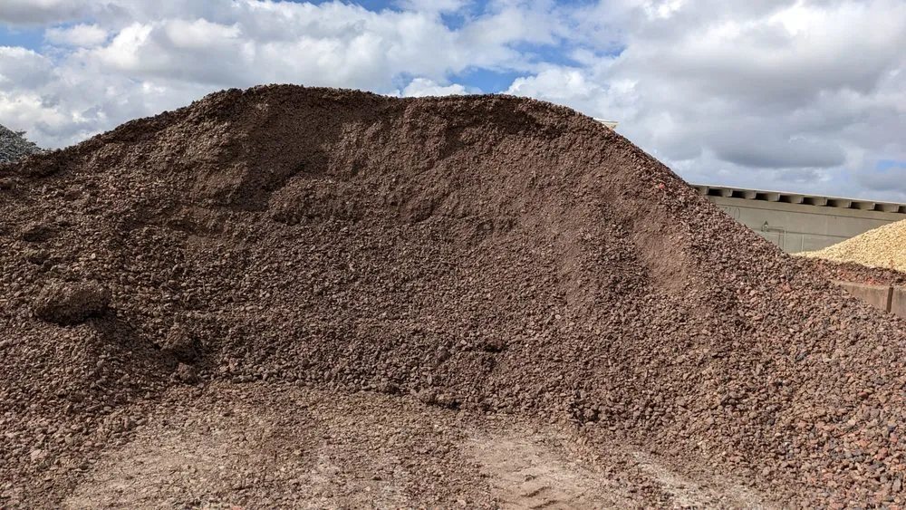 Trusted yard cleanup service for residential properties in Loxahatchee, FL by DTI Rock