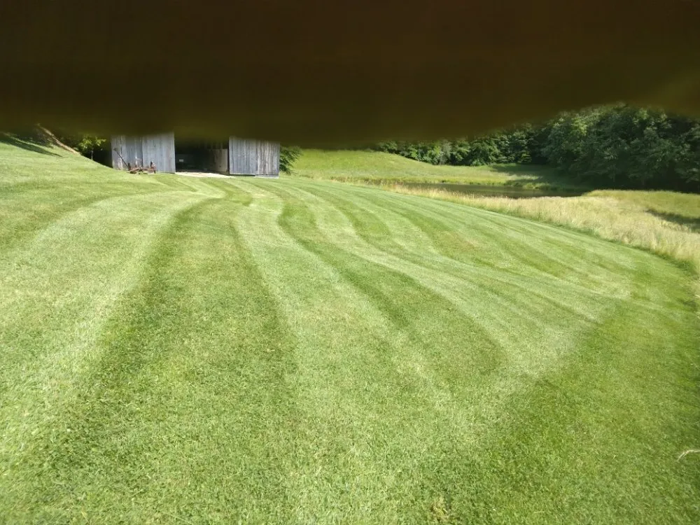 Custom lawn care service in London, KY - D&T's Lawn Service