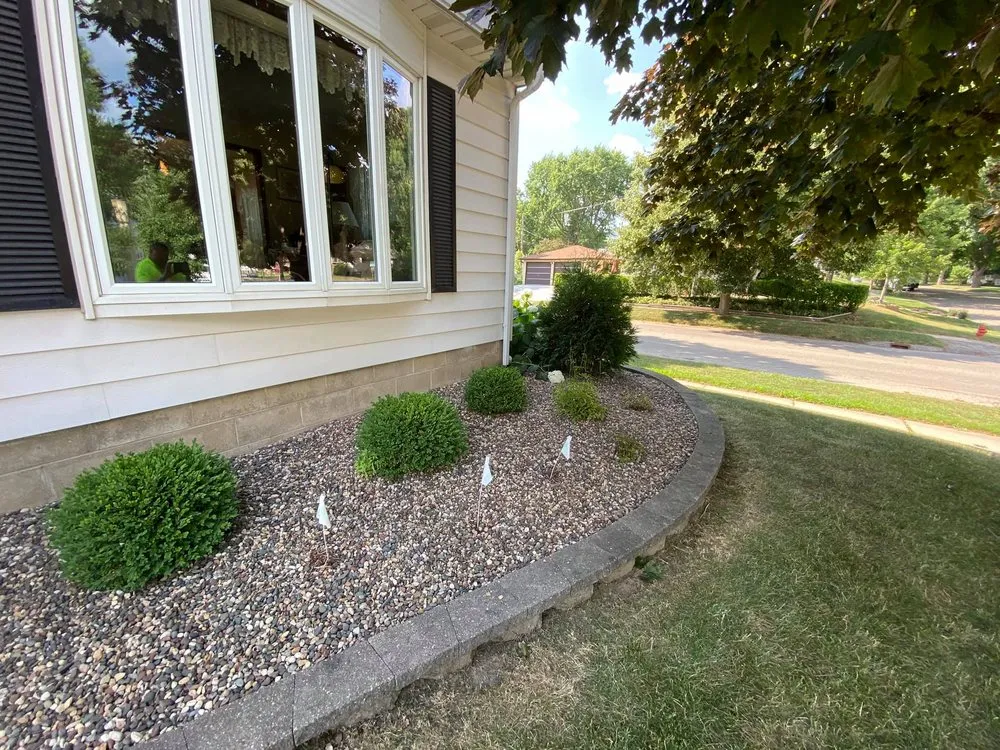 Professional garden landscaping in Rochester, MN by Duangvela's Outdoor Services