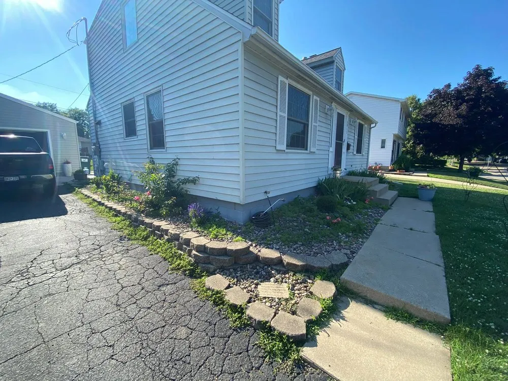 Expert yard cleanup service experts serving Rochester, MN - Duangvela's Outdoor Services