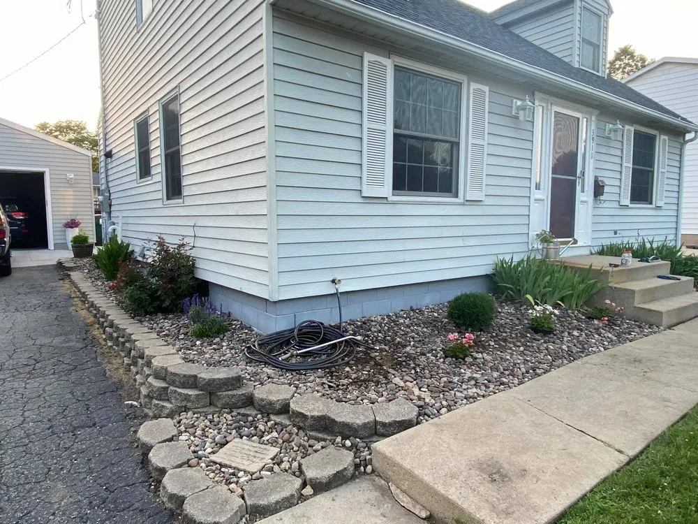 Top-rated yard cleanup service in Rochester, MN - Duangvela's Outdoor Services