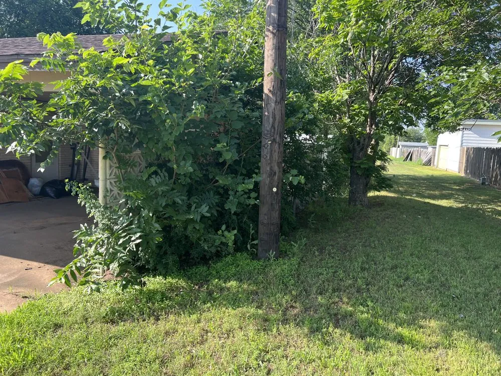 Local lawn mowing service for homes in Wichita Falls, TX by Dubon Landscaping