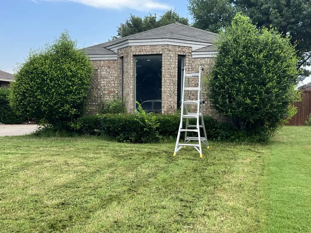 Top-rated lawn mowing service in Wichita Falls, TX - Dubon Landscaping