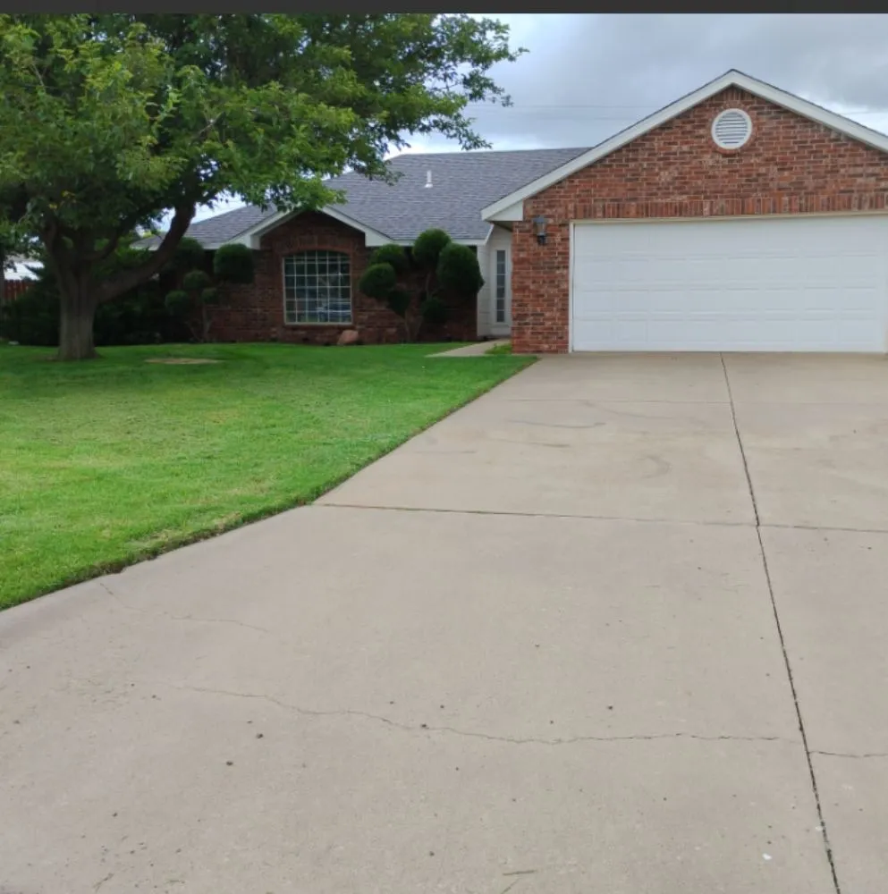 Custom outdoor landscaping in Altus, OK - Duces Lawncare