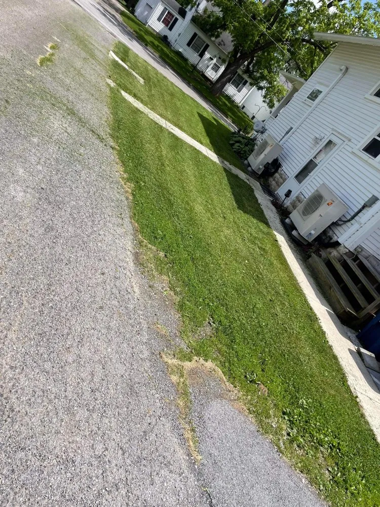 Top-rated yard maintenance in Wilmington, OH - Duck’s & Bell’s