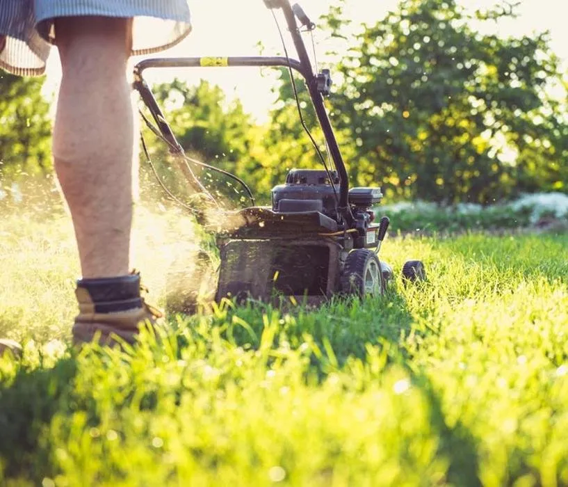 Top-rated lawn mowing service in Tallmadge, OH by Duckwall'S Mower Repair