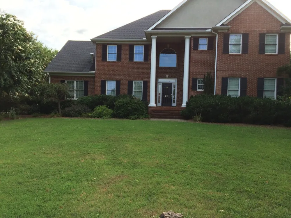 Reliable lawn care service near you in Starr, SC by Ducworth Lawn & Landscape