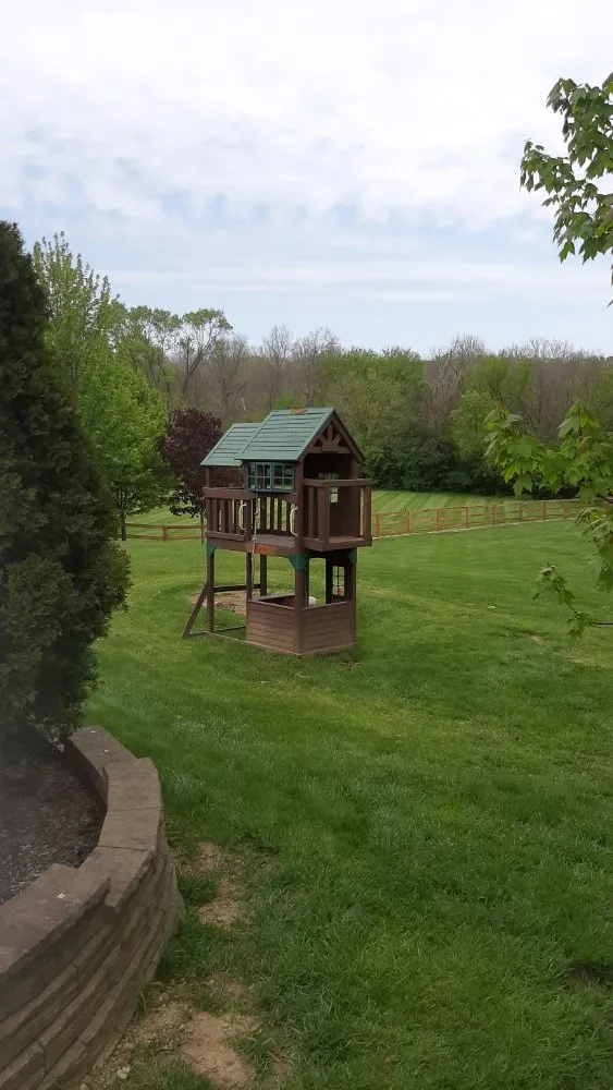 Custom yard maintenance near you in Cincinnati, OH by Dudley's Home and Lawn Service