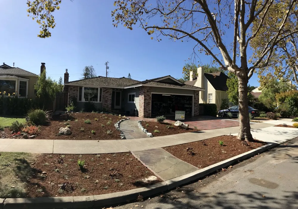 Custom lawn mowing service experts serving Redwood City, CA - Duenas Gardening Landscaping