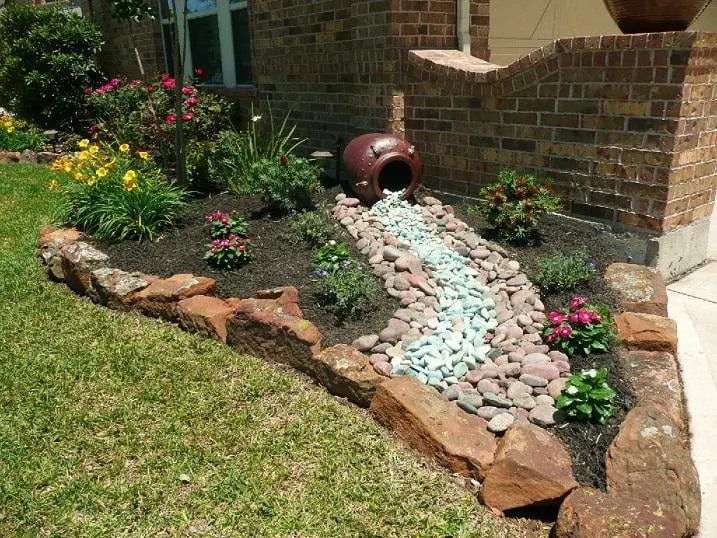 Top-rated yard maintenance with custom design across Dickinson, TX - Dues Landscaping