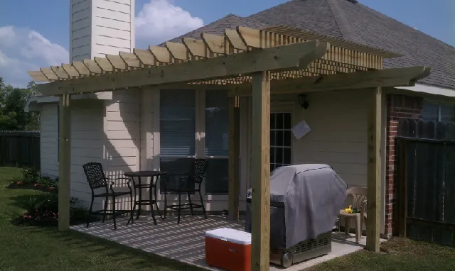 Top-rated outdoor landscaping in Dickinson, TX by Dues Landscaping