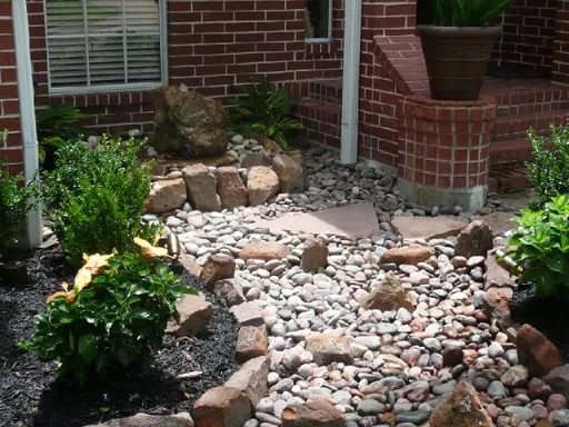 Reliable lawn care service in Dickinson, TX by Dues Landscaping