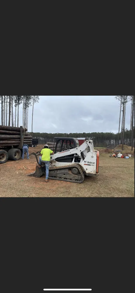 Professional yard cleanup service for residential properties in Augusta, GA by Duffey’s Tree & Landscape management