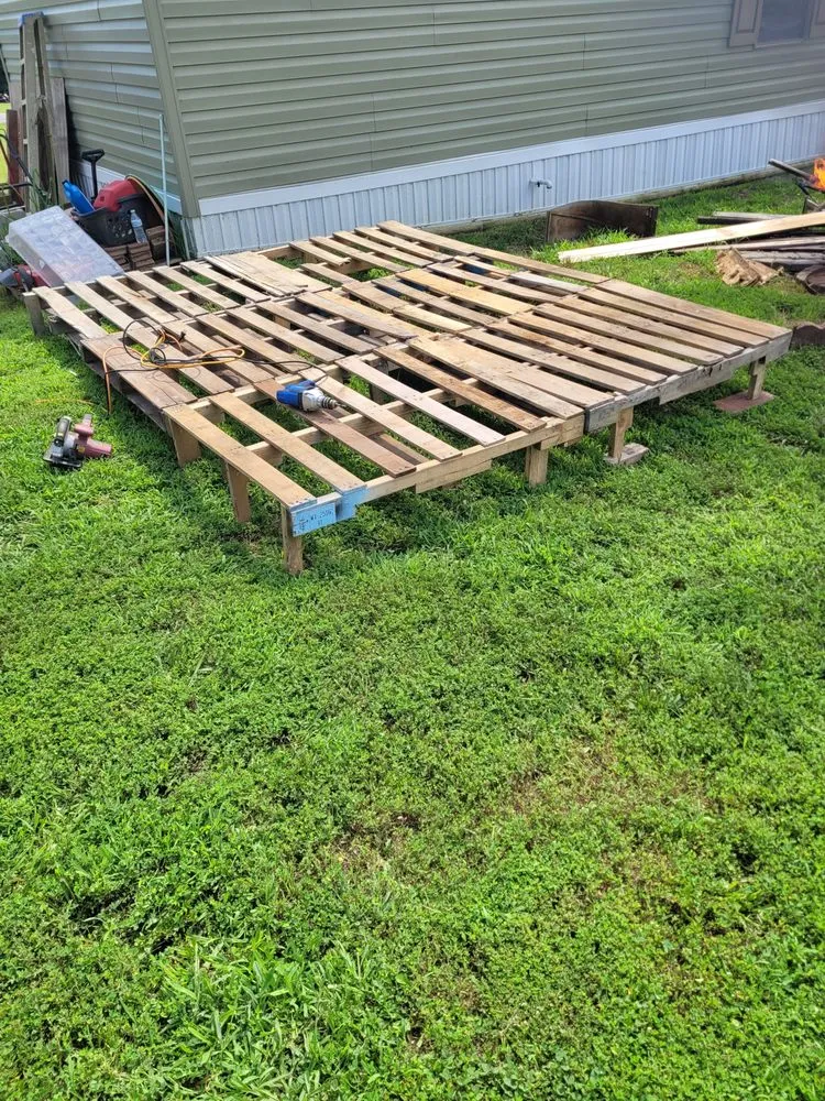 Reliable yard cleanup service in Lebanon, MO by Duff's Handyman