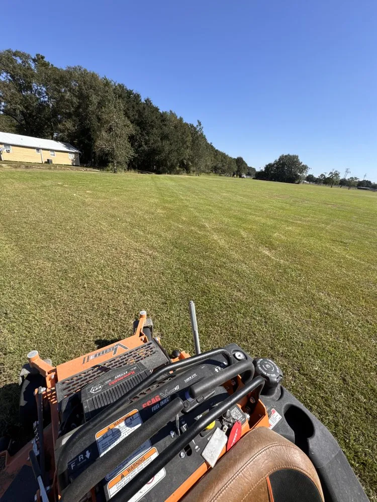 Local lawn mowing service experts serving Jennings, LA - Duhon Lawn Care