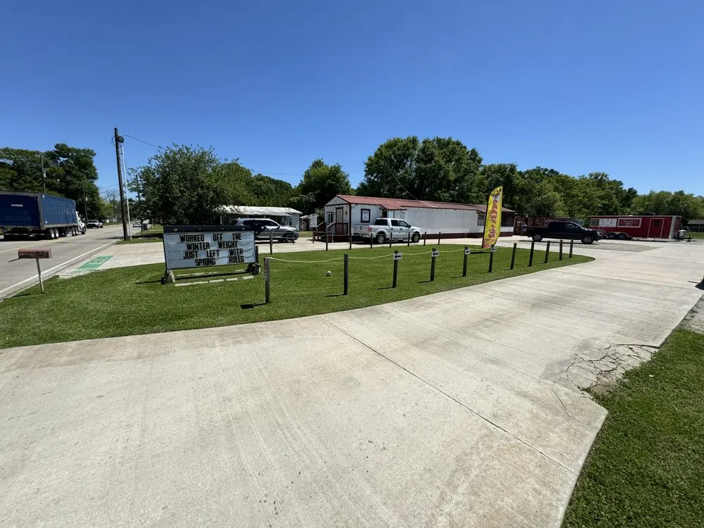 Trusted lawn care service with custom design across Jennings, LA - Duhon Lawn Care