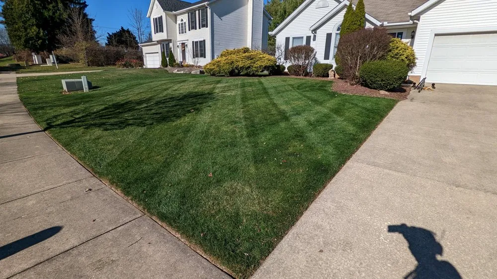 Top-rated lawn care service with custom design in Cuyahoga Falls, OH by Duhon's Fresh Cut Mowing Services