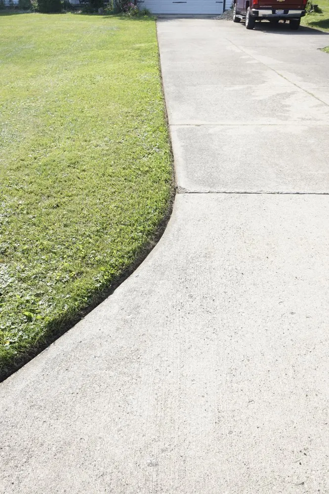 Local residential landscaping in Cuyahoga Falls, OH - Duhon's Fresh Cut Mowing Services