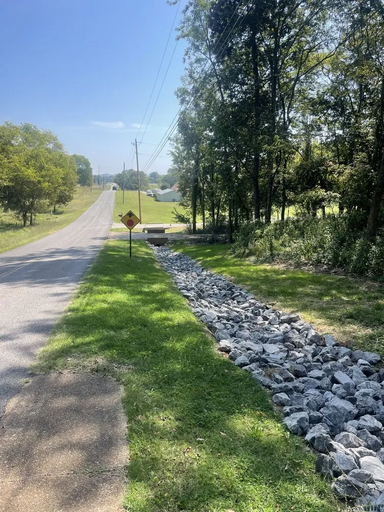 Custom outdoor landscaping in White House, TN - Duke Construction