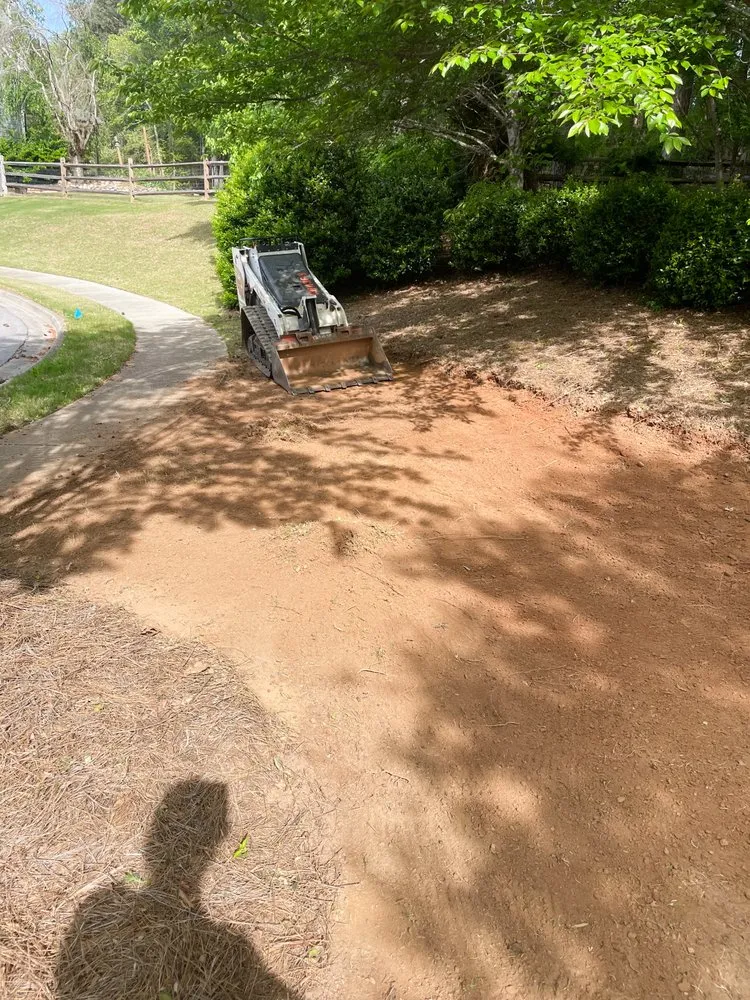 Professional yard maintenance in Cartersville, GA by Duke of Dirt