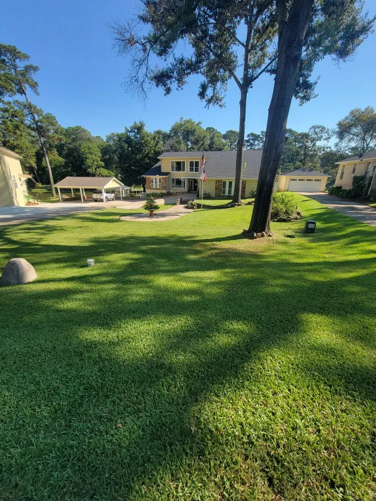 Top-rated outdoor landscaping in Conroe, TX by Duke’s Lawn Care