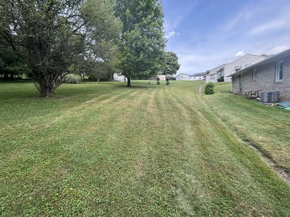 Custom landscape installation experts serving Waynesburg, PA - Dulaneys lawn service