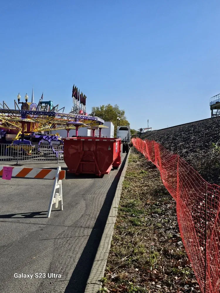 Custom yard maintenance in Sellersburg, IN by Dumpster Shark