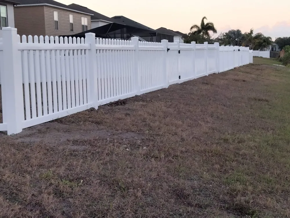 Top-rated lawn care service in Tampa, FL by Dun Rite Fencing