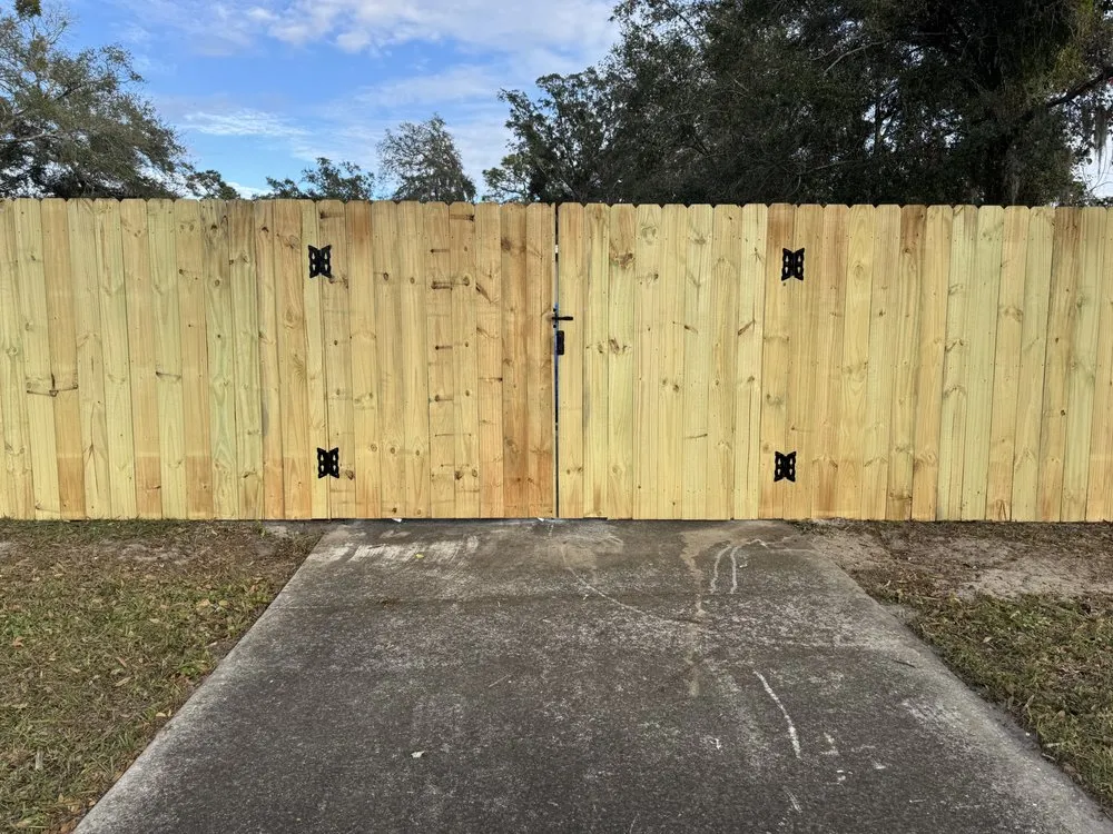 Custom lawn mowing service in Tampa, FL - Dun Rite Fencing