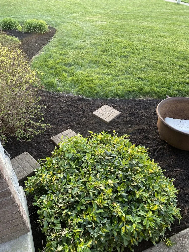 Expert landscaping services experts serving Columbus, IN - Duncan Outdoor Service’s